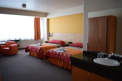 Hotel la Paz Hotel dekat Service Station J & L Petrol
