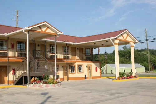 Coach Inn - Summerville Hotels in Trion