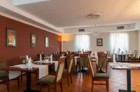 Hotel Hugo Business & Spa - breakfast