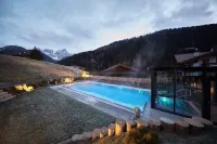 Hotel Portillo Dolomites 1966' - Pools