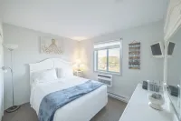 Born Free Suites by the Sea Hotels in Montauk