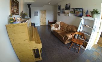 The Fiddle and the Sea Bed and Breakfast