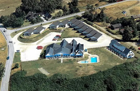 Löderups Strandbad Hotell & Stugby Отели в г. Loderup