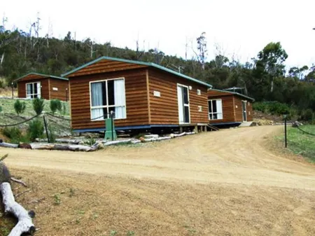 Hobart Bush Cabins Отели в г. Dennes Point