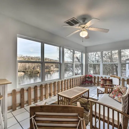Lakefront Branson Getaway Near Marina and Fishing!