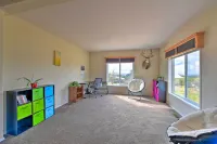 Cedaredge Hideaway w/ Grill & Mountain Views! - parking