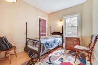 Eau Claire Retreat Close to Campus and Dtwn! - Homestays