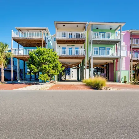 Oceanfront Oasis in Cedar Key w/ 2 Balconies!