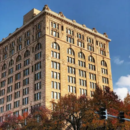 Abode Pittsburgh - Downtown Convention Center Отели рядом с достопримечательностью «Университет имени Дюкейна»