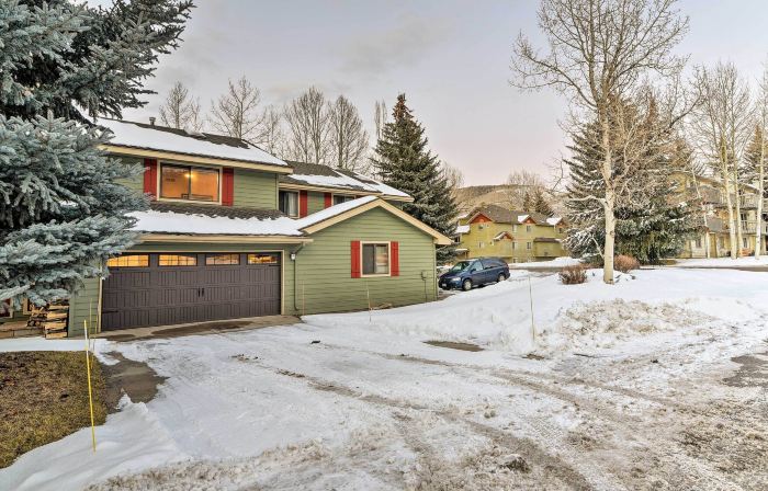 Modern Home w/ Patio: 3 Mi to Beaver Creek Resort!