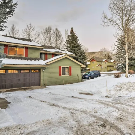 Modern Home w/ Patio: 3 Mi to Beaver Creek Resort!