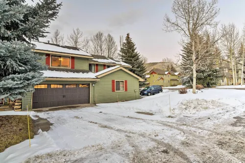 Modern Home w/ Patio: 3 Mi to Beaver Creek Resort! - Pysäköinti