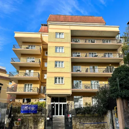 Hotel Nova Domus Aurelia Отели рядом с достопримечательностью «Вилла Карпенья»