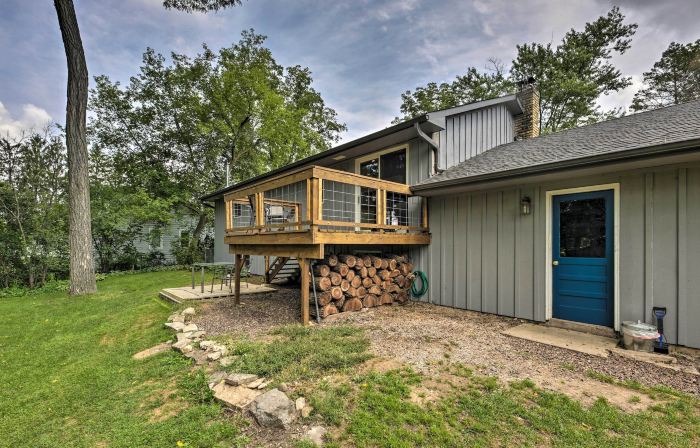 Lake Nagawicka Home - 2 Blocks to Boat Launch