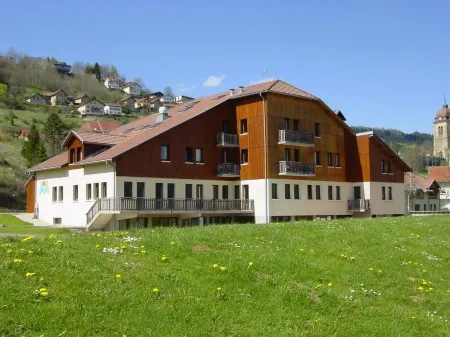 Espace Morteau Отели в г. Монтлебон