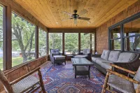 Waterfront Star Lake Cabin, Boat Dock on-Site - parking