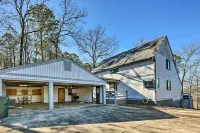Hot Springs Getaway w/ Beautiful Lake Views! - 3-Star