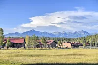 Pagosa Springs 2-Story Loft Condo w/ Deck & Views! - 3성급