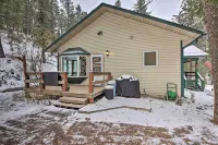 Montana Home on 5 Acres Near Lake Koocanusa! - parking