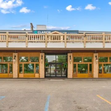 Clarion Hotel & Suites Fairbanks Near Ft Wainwright