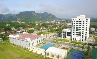 Muong Thanh Holiday Con Cuong Hotel