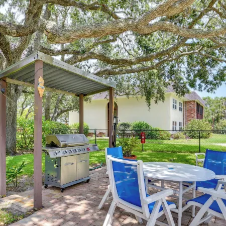 New Smyrna Beach Condo Pool Access, Walk to Beach