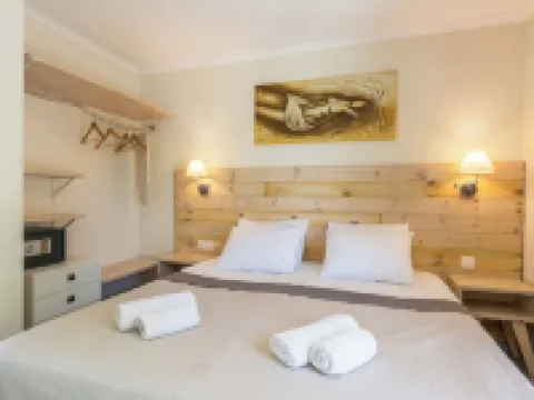 Cavos Beach House Hotels in Kávos