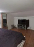 Cheerful two bedroom with a deck