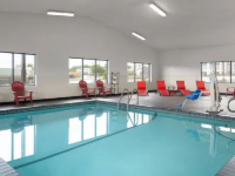 Ramada by Wyndham Cedar Rapids South シーダー・ラピッズのホテル