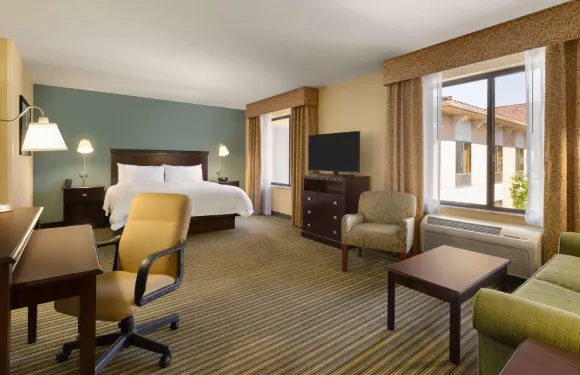 希爾頓歡朋套房酒店-千橡