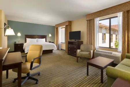 Hampton Inn & Suites Thousand Oaks Отели рядом с достопримечательностью «Лейк Шервуд»