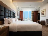 Mirada Purple Alzahra - Serviced Apartments 릴라티 주변 호텔