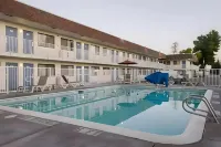 Super 8 by Wyndham Turlock Hotels in Turlock