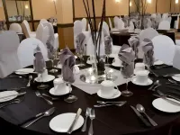Canad Inns Destination Centre Fort Garry - พร้อมอาหารเช้า