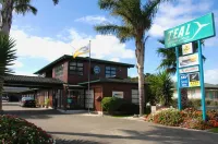 Teal Motor Lodge Отели в г. 
