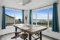 Sandpiper~ Water front on the Netarts Bay ~ unobstructed views. Sleeps 6