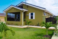 Palms Paradise Drax Hall