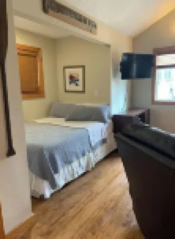 Charming cabin!Perfect lake getaway for your family or fishing trip.