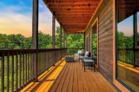 Lions Landing by AvantStay Sleeps 12 Hot Tub Game Room Views Near Pigeon Forge