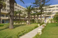 Les Colombes Club Hotel Hotels in Mrezga