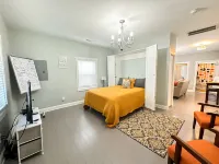 Steps Away Downtown Douthit Greenville Getaway!