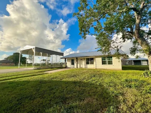 Pet-Friendly Home with fenced yard and covered boat parking in Seadrift TX Hotels in Seadrift