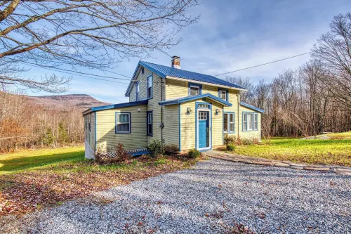 Catskills Cottage w/ Deck, 7 Mi to Hunter Mtn