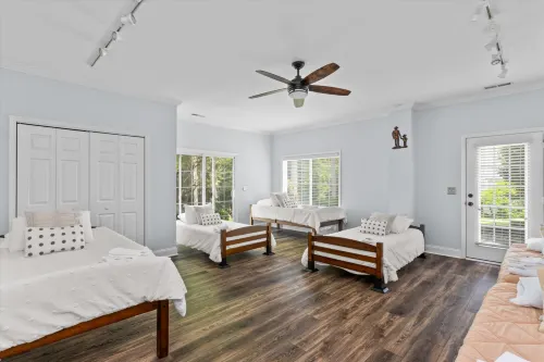 Game Room and Home Gym Oasis - Stunning Rustic Retreat Hoteles en Pinehurst