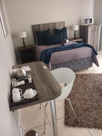 The Blue Sparrow Guest House Отели в г. Нкангала