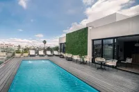 Dazzler by Wyndham Salta - Pools