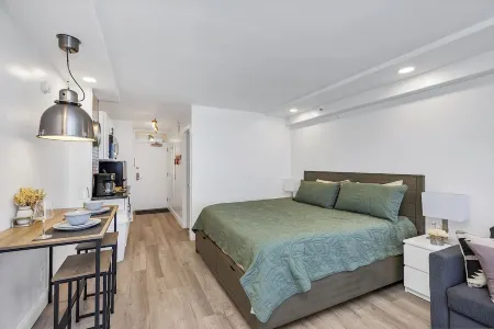 Ocean Front & Fully Renovated Studio in Daytona Beach Отели рядом с достопримечательностью «Loggerhead Marina»