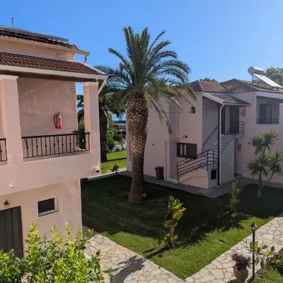Elizabeth Apartments Hotel di Thinali