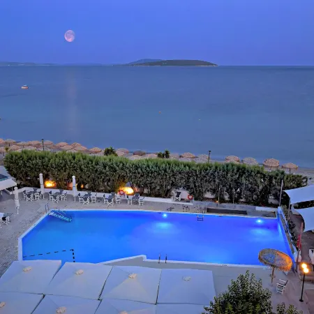 The Grove Seaside Hotel
