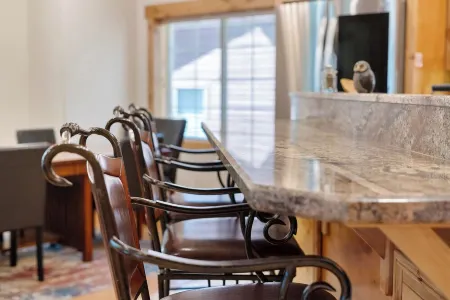 Luxury Custom Home at North Shore; Minutes to Northstar;  Walk to Beach Отели в г. Тахо Виста